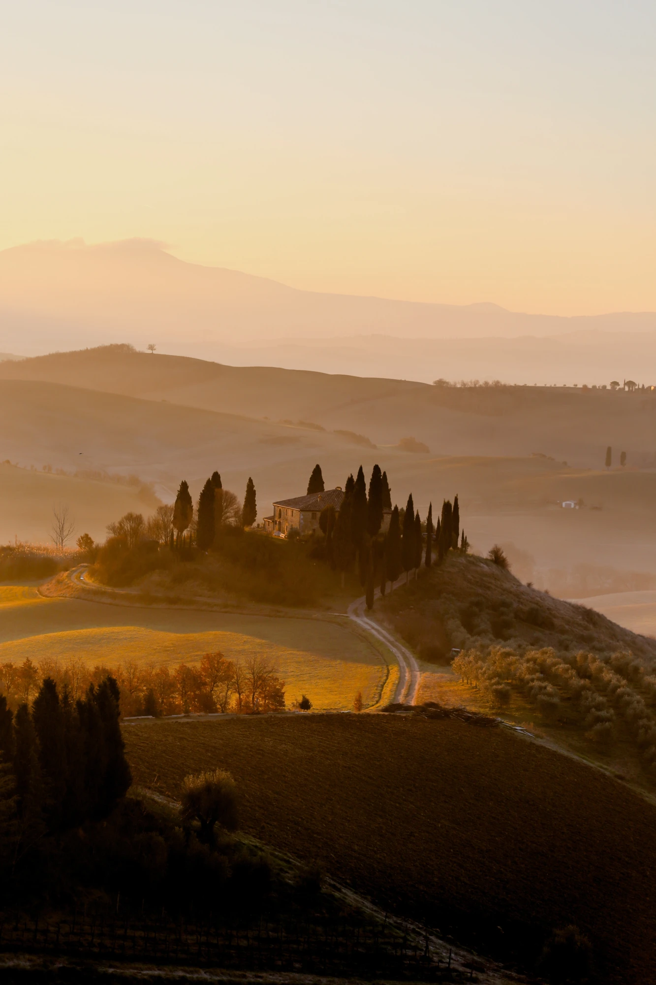 L’alba di San Quirico d’Orcia